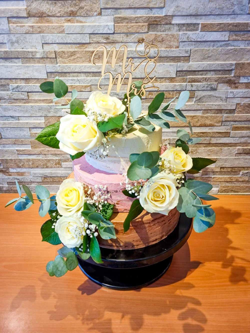 Bunte Hochzeitstorte